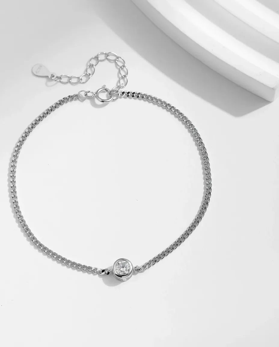Dainty 0.25ct moissanite bezel chain bracelet in 925 sterling silver