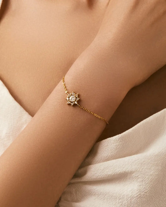 Gold-plated moissanite snowflake charm bracelet in 925 sterling silver