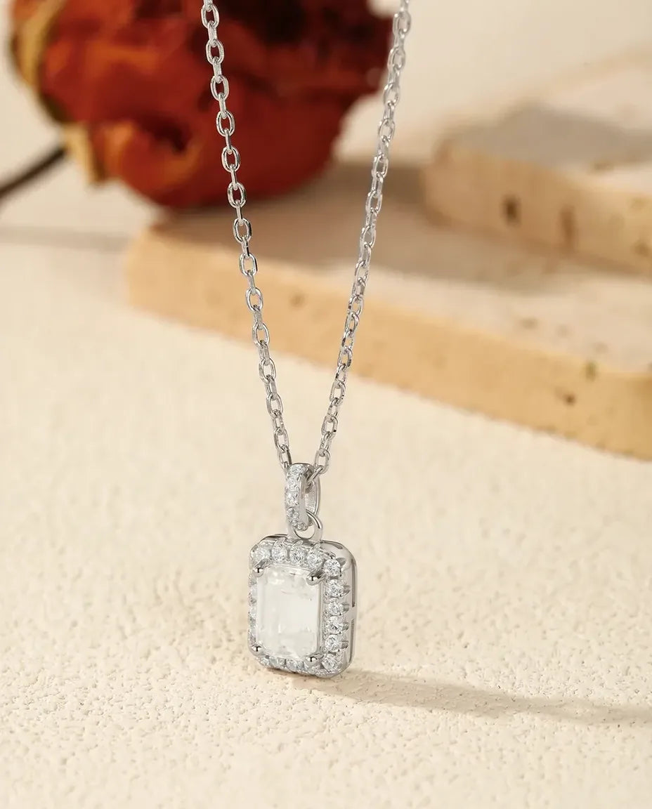 Emerald-Cut Moissanite Halo Necklace – 1ct D Colour VVS1 Rectangle Pendant in 925 Sterling Silver